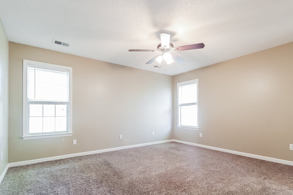 Building Photo - 455 Timber Way S