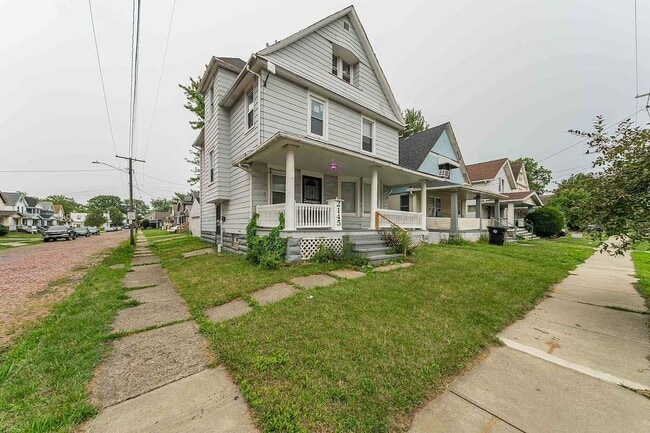 Building Photo - 2145 W 100th St