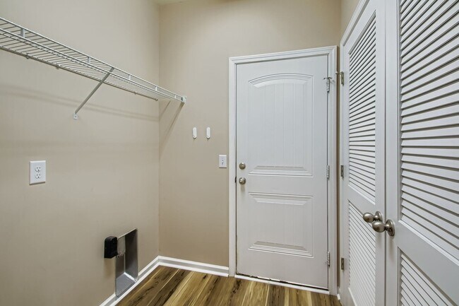 Building Photo - 2520 River Trail Dr