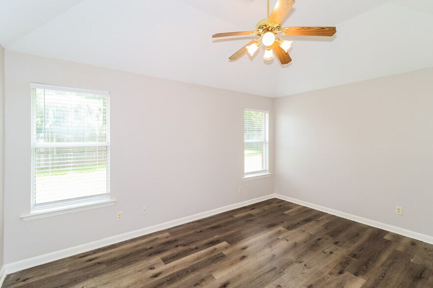 Building Photo - 9703 Java Cove