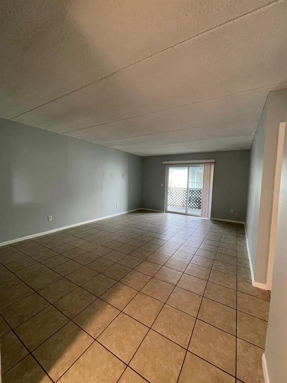 Building Photo - 2835 Somerset Park Dr