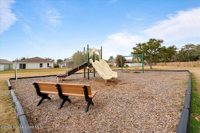 Building Photo - 2667 Deercroft Dr