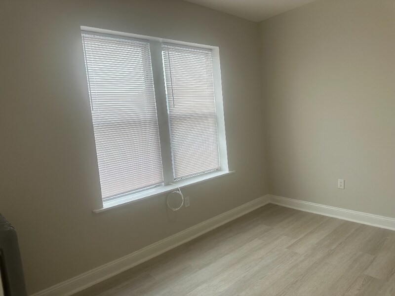 Building Photo - 332 61st St