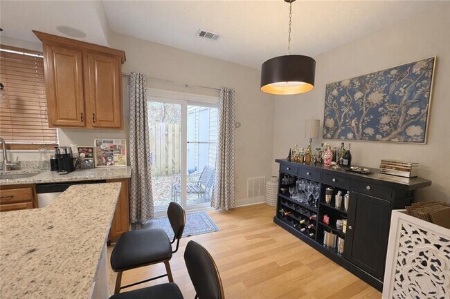 Building Photo - 1401 Wedgewood Ct