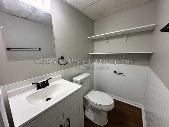Building Photo - 120 Heather Hills Dr