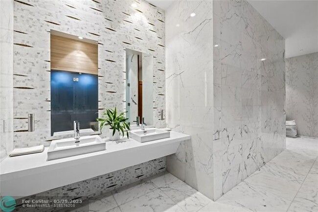 Building Photo - 701 N Fort Lauderdale Beach Blvd