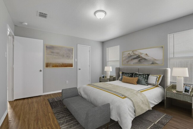 Building Photo - 468 Brookbank Dr