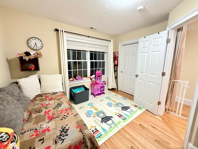 Building Photo - 143 Broad St