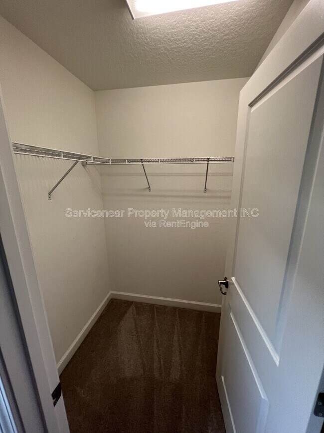 Building Photo - 939 Terra Vista St