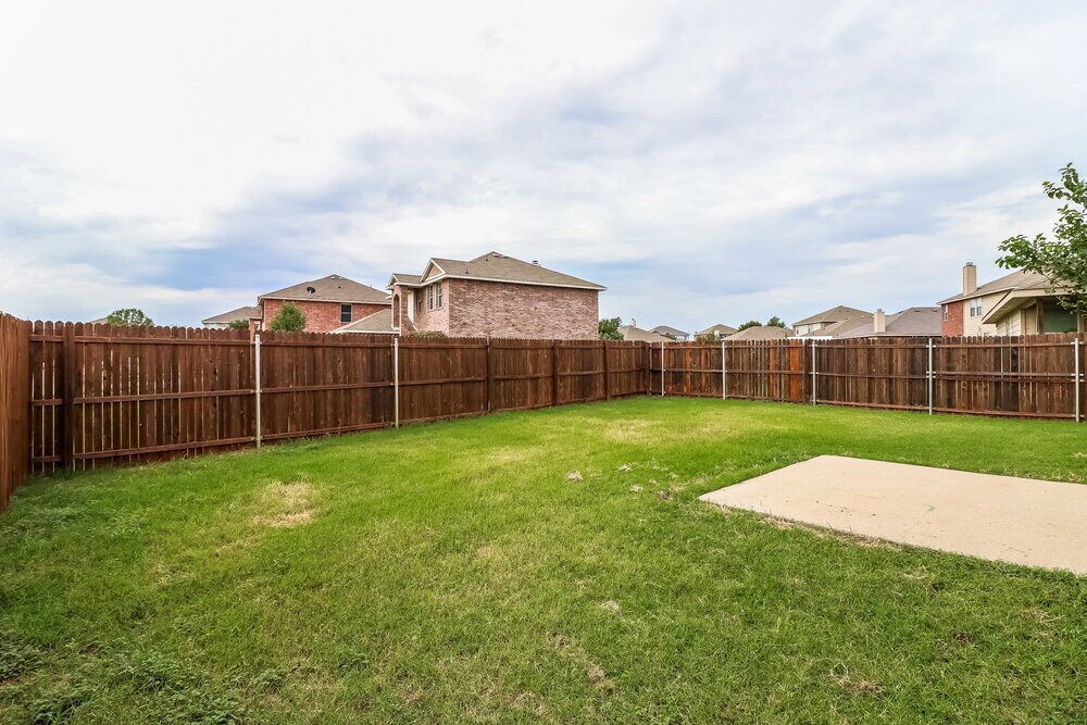 Building Photo - 636 Horn St