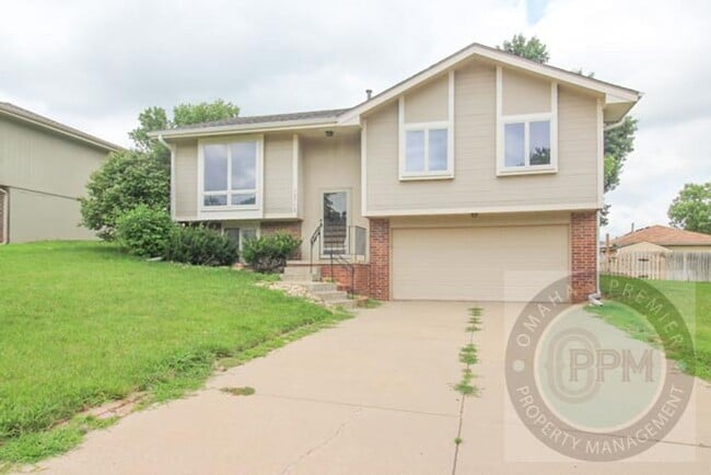 Primary Photo - Spacious 3 Bedroom / 3 Bathroom Home!