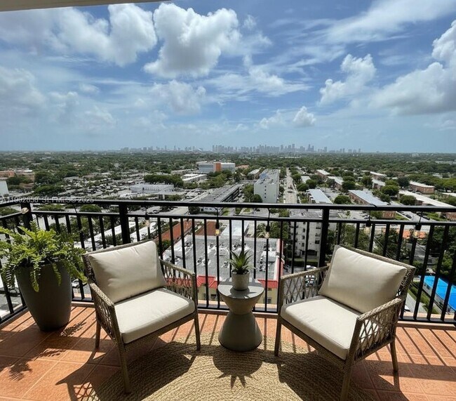 Building Photo - 888 Douglas Rd