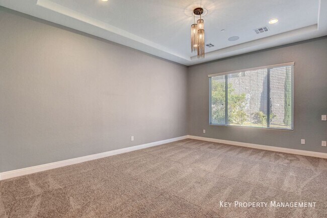 Building Photo - 2724 Josephine Dr