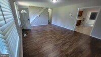Building Photo - 7 Maymont Ln