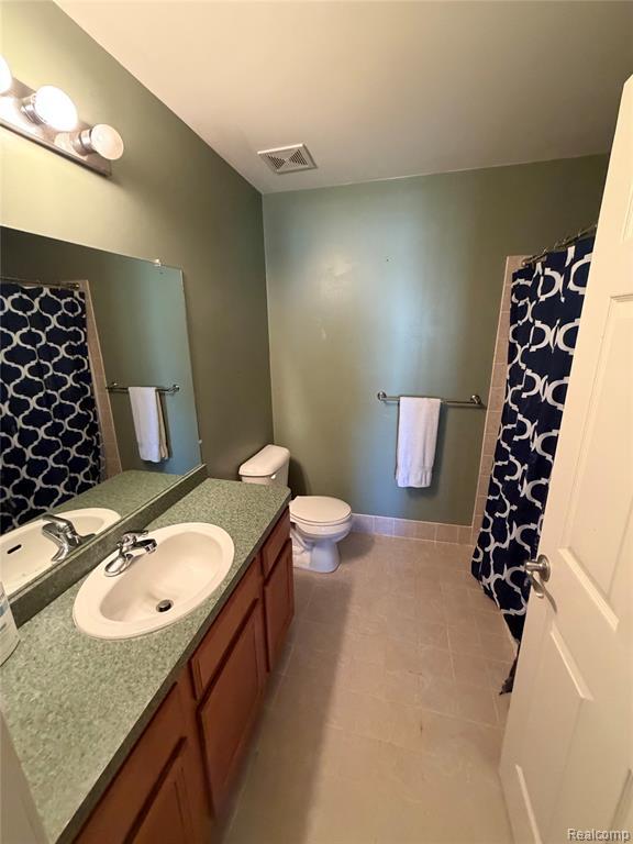 Building Photo - 16751 Carriage Wy