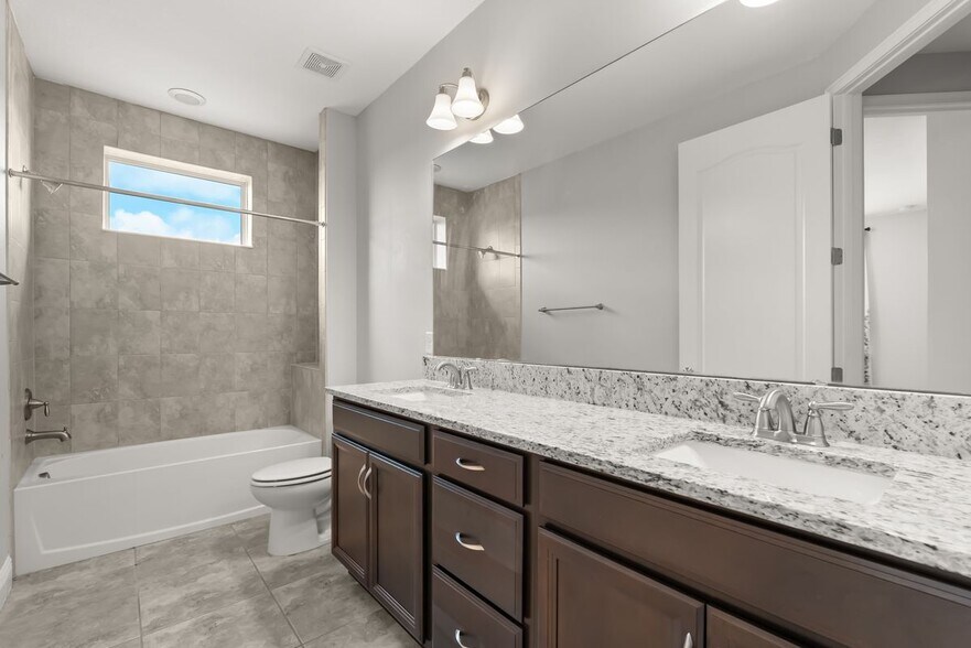 Building Photo - 14085 Alafaya Oak Bnd