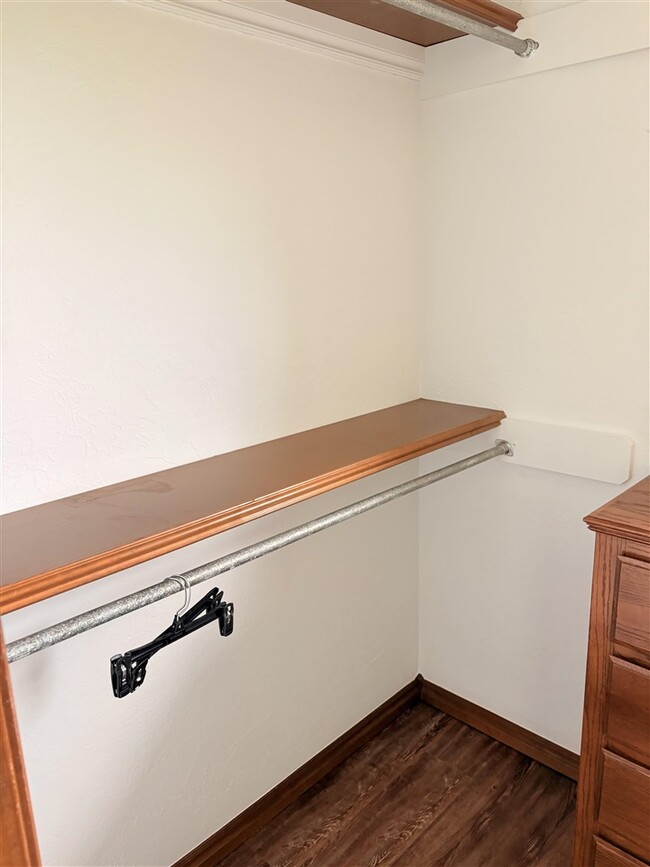 Building Photo - 1209 Alma Dr