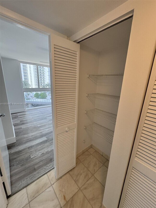 Building Photo - 15645 Collins Ave