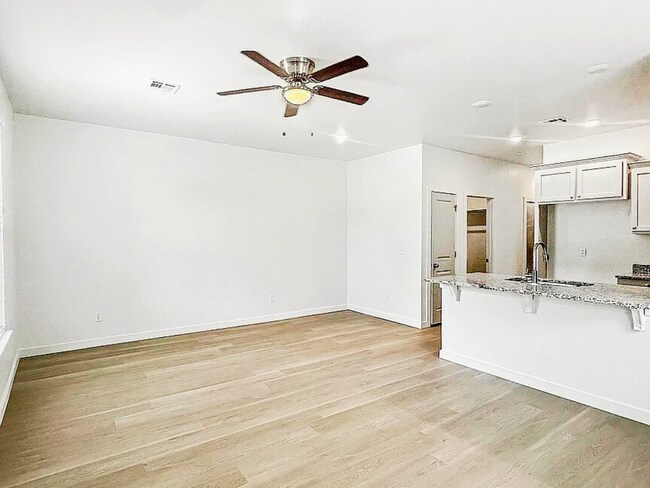 Building Photo - Newly Built 3-Bed Duplex – Bright, Cozy & ...