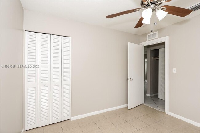 Building Photo - 1367 NE 27th St