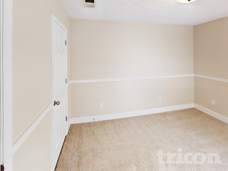 Building Photo - 440 Spring Lake Terrace