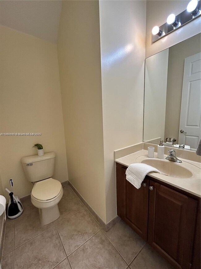 Building Photo - 7828 Parsons Pine Dr