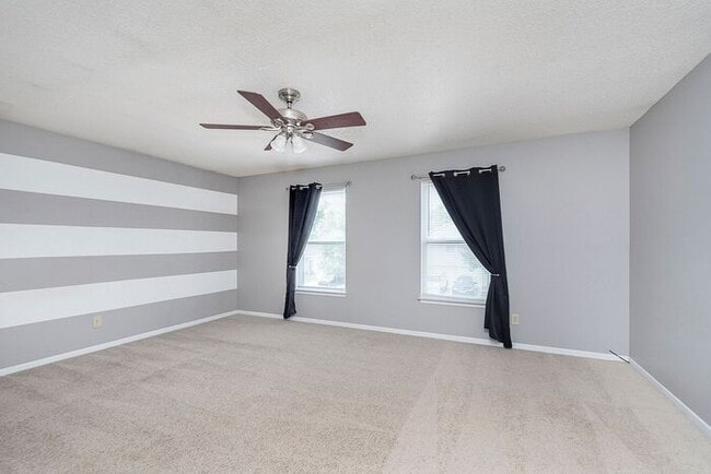 Building Photo - Great 3 Bedroom, 2 1/2 Bath Home in Cameron Meadows Subdivision!