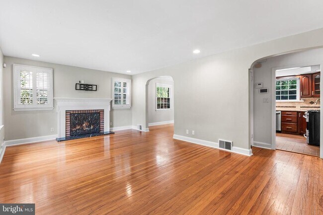 Building Photo - 707 Conshohocken State Rd