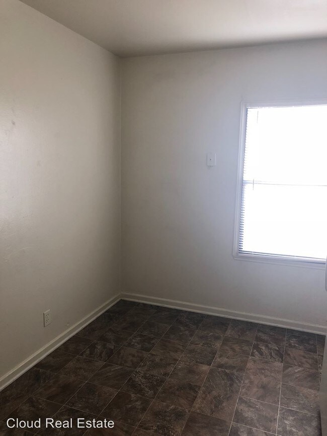 Building Photo - 603 SUTTON Dr