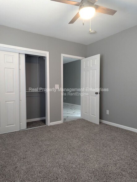 Building Photo - 600 N Poplar Ln
