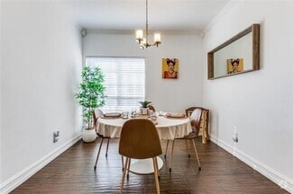 Building Photo - 3550 Country Square Dr