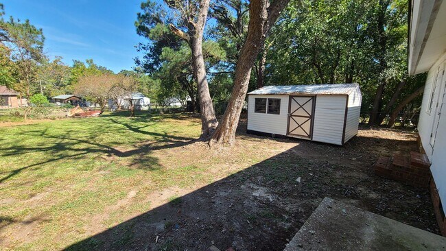 Building Photo - Cute home for rent