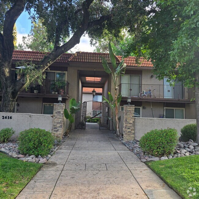 Building Photo - 2616 Alpine Blvd