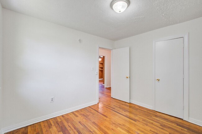 Building Photo - Now Leasing - Charming Renovated 3BR Home Near Downtown Columbia & Major Colleges