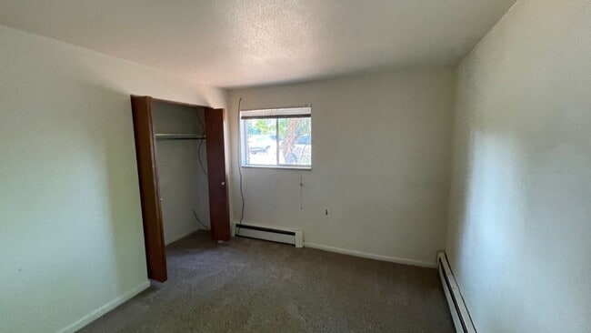Building Photo - 1313 Burton Ct