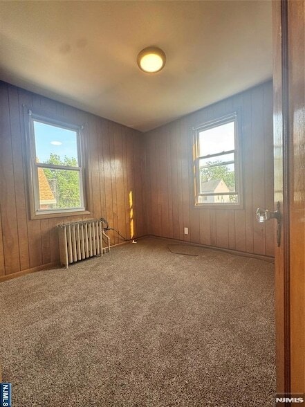 Building Photo - 688 Kingsland Ave