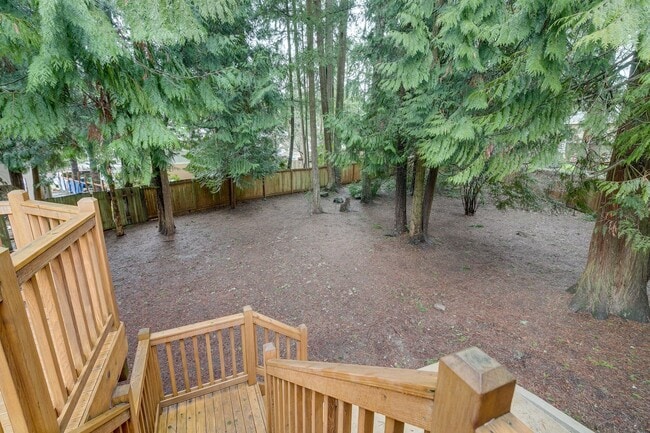 Building Photo - Beautiful 4 bedroom house with large backyard for rent in Sammamish!