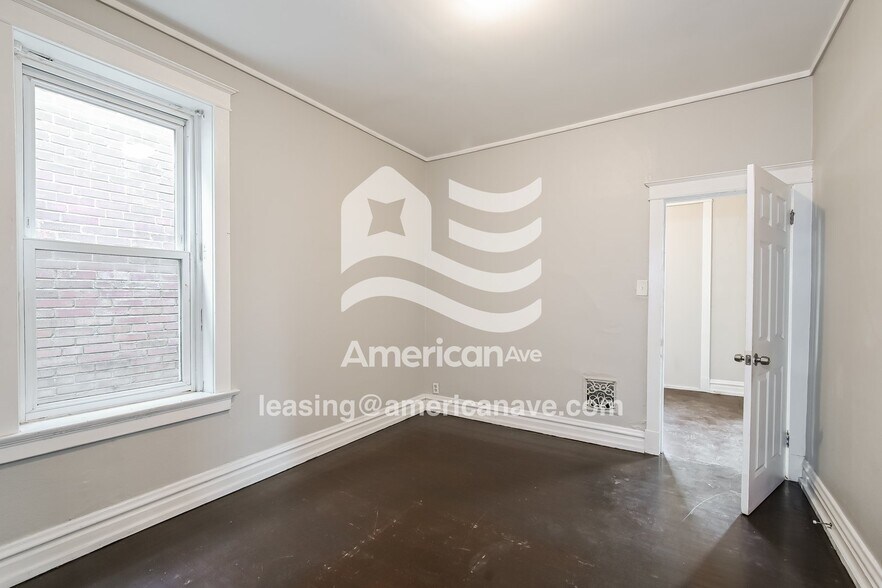 Building Photo - 3711 S Spring Ave