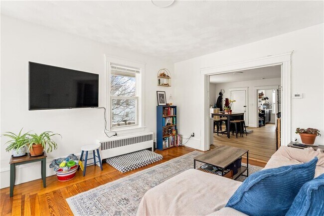 Building Photo - 19 Vale St