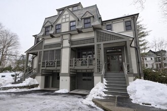 Building Photo - 16 Clinton Ave