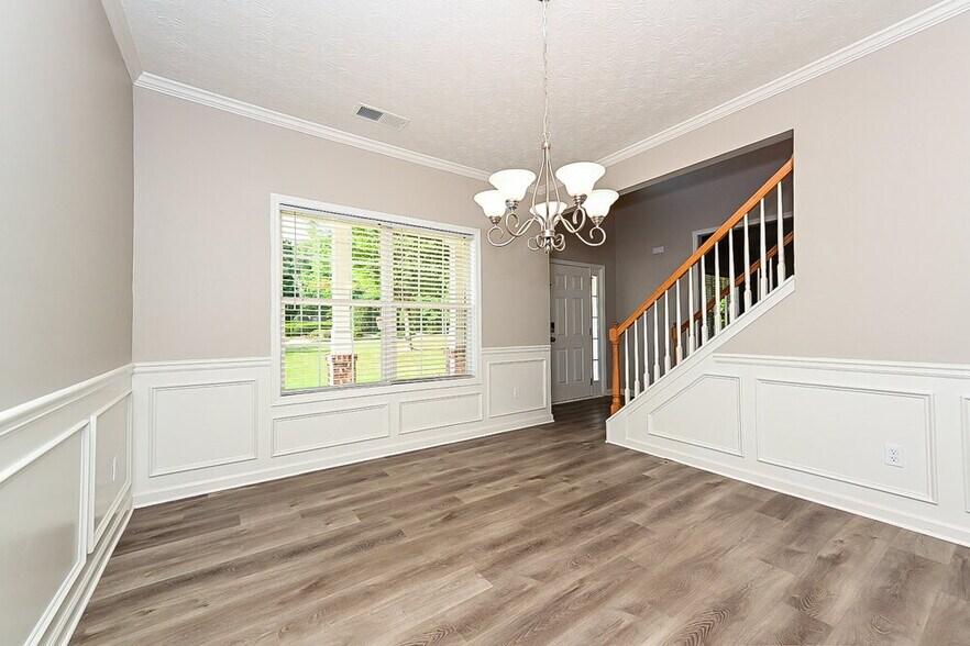 Building Photo - 198 Babbling Brook Dr