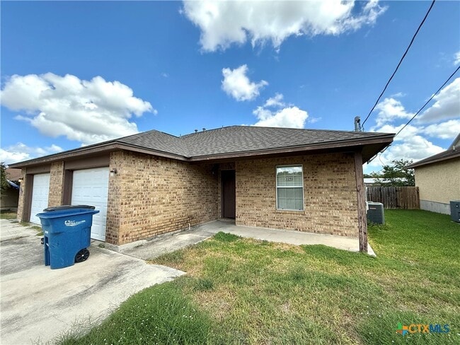 Primary Photo - 309 S Water Ln