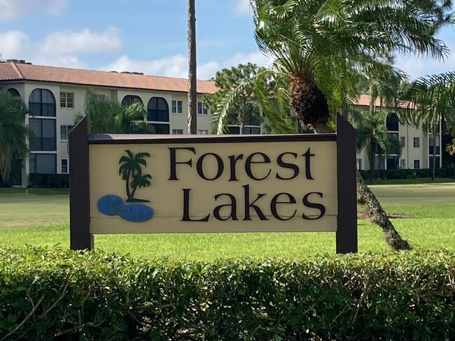 Building Photo - 1085 Forest Lakes Dr