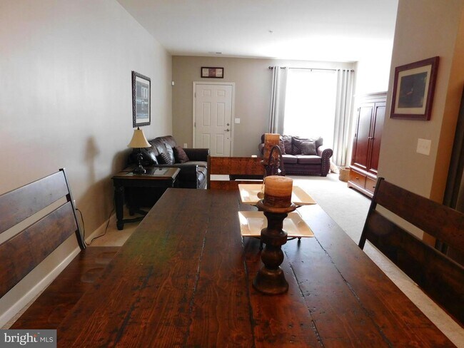 Building Photo - 82 Riverwalk Blvd