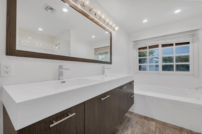 Primary Photo - 9339 Louise Ave