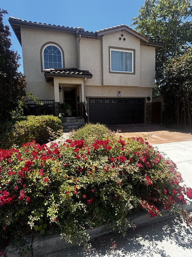 Building Photo - 840 Civic Center Dr