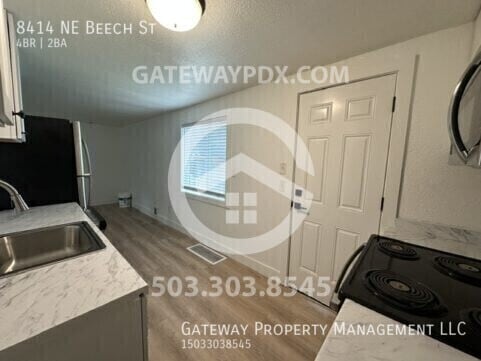 Building Photo - 8414 NE Beech St