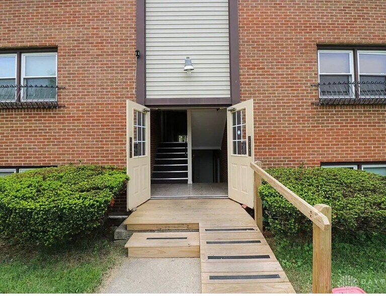 Building Photo - 311 N College Ave