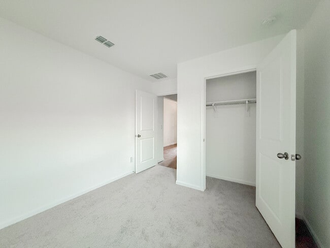 Building Photo - 8693 W Valdez Dr