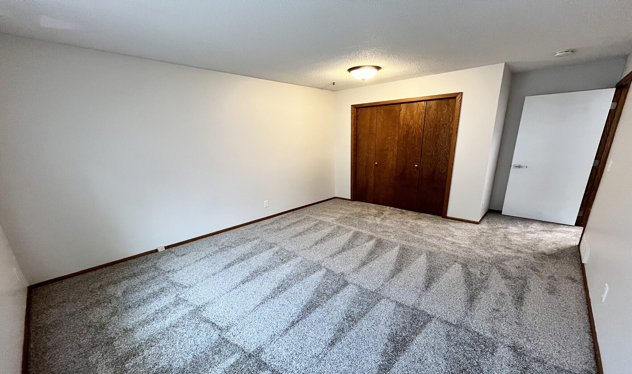 Building Photo - 3881 Polk St NE